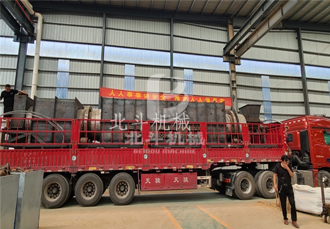 果渣红豆视频app下载機裝車完畢,現已奔赴於雲南客戶