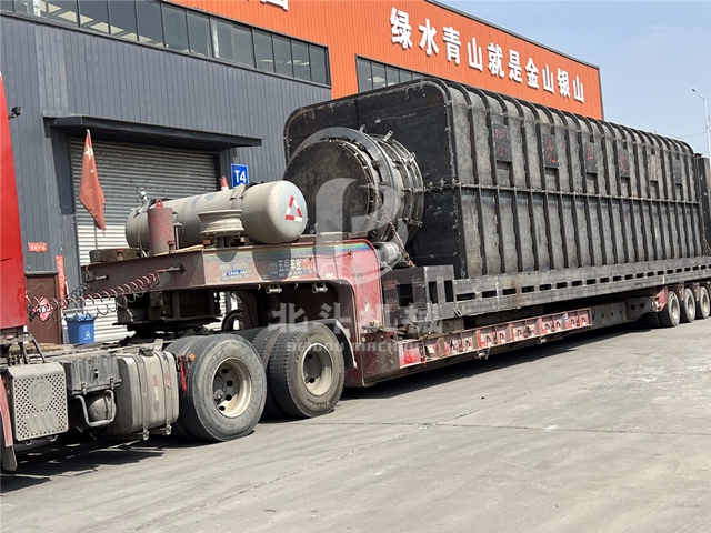 木材红豆视频app下载機正在繁忙裝車,即將踏上奔赴安徽的路程